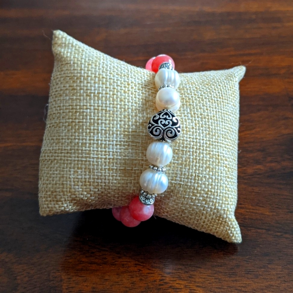 Freshwater pearl and rose quartz bracelet
